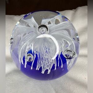 Vintage Murano White Flower In Water Paperweight